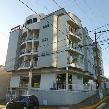 Comprar lindo e amplo apartamento duplex no centro de Marau.