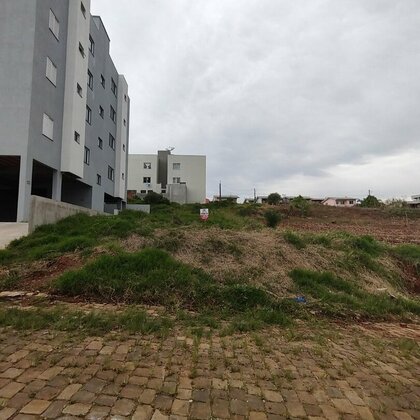 Vende-se Terreno