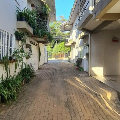 Vende-se Casa