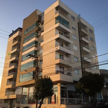 APARTAMENTO DE 2 DORMITÓRIOS NO CENTRO COM 1 VAGA E GARAGEM