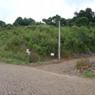 Terreno amplo de esquina com 1938m²