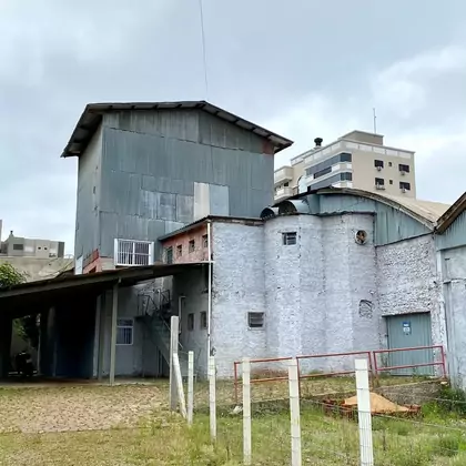 KITNET MOBILIADA PARA LOCAÇÃO EM FRENTE AO COLÉGIO CRISTO REI