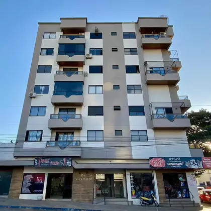 APARTAMENTO DE 02 DORMITÓRIOS CENTRAL DISPONÍVEL PARA LOCAÇÃO