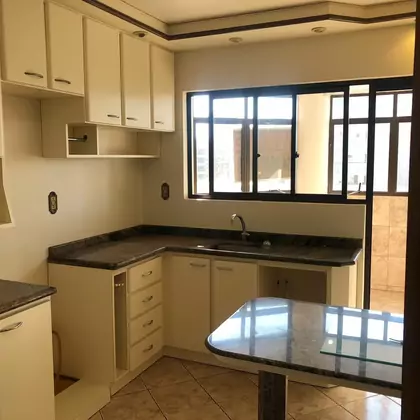 VENDE-SE APARTAMENTO SEMIMOBILIADO NO CENTRO DE MARAU