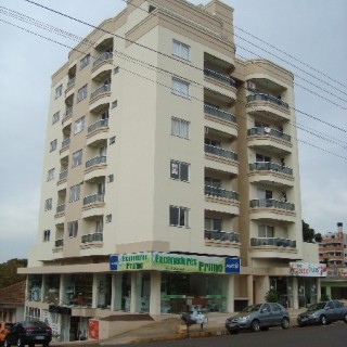 Apartamento semi- mobiliado no centro de Marau-RS