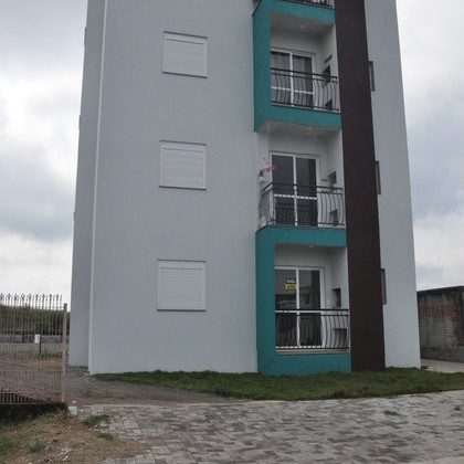 Aluga-se excelente apartamento